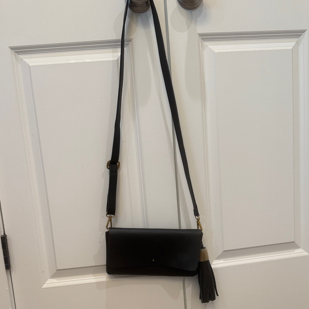 Elegant Black Crossbody Bag with Tassel